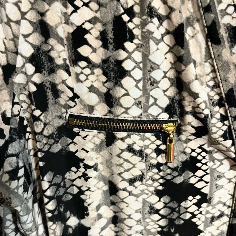 Top - Picture 4 of 6